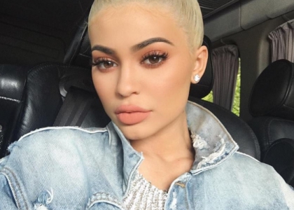 Господарка на палавите селфита в САЩ показа прелестните си гърди (СНИМКИ/ВИДЕО 18+) Господарка на палавите селфита в САЩ показа прелестните си гърди (СНИМКИ/ВИДЕО 18+)