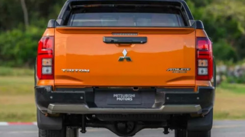 Нова платформа и двигател: Mitsubishi представи шестото поколение на L200 ВИДЕО